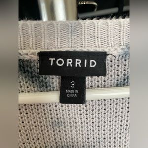 Long Sleeve tie dye sweater. Very comfortable and breathable.